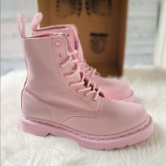 Dr. Martens 1460 Pascal | Chalk Pink - Picture 3 of 13